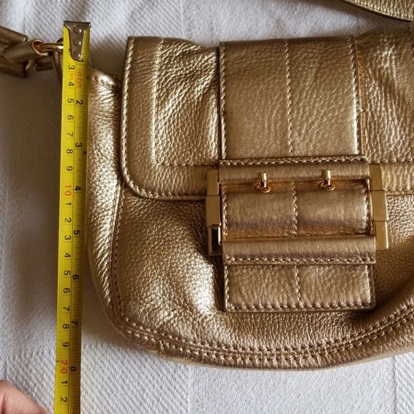 MICHAEL KORS GOLD CROSSBODY PURSE - Picture 7 of 8